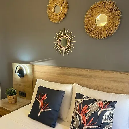 Shared Pool Flat Located 3 Min To Beach In Kalkan