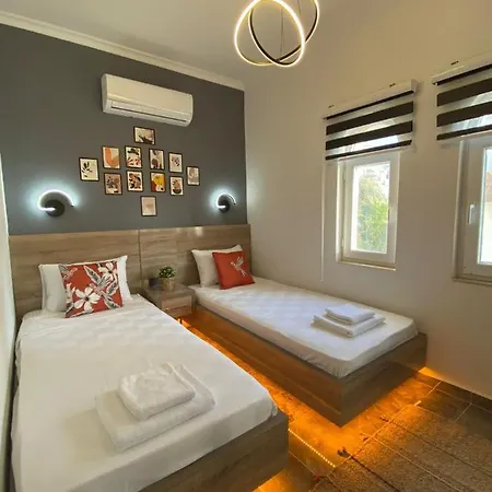 Apartment Shared Pool Flat Located 3 Min To Beach In